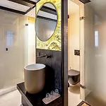 Mister Highland Hotel