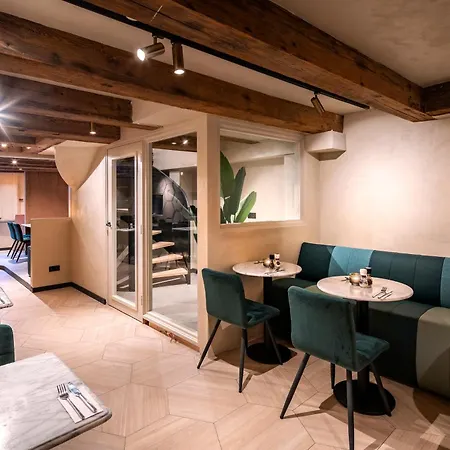 호텔 Mister Highland 4*